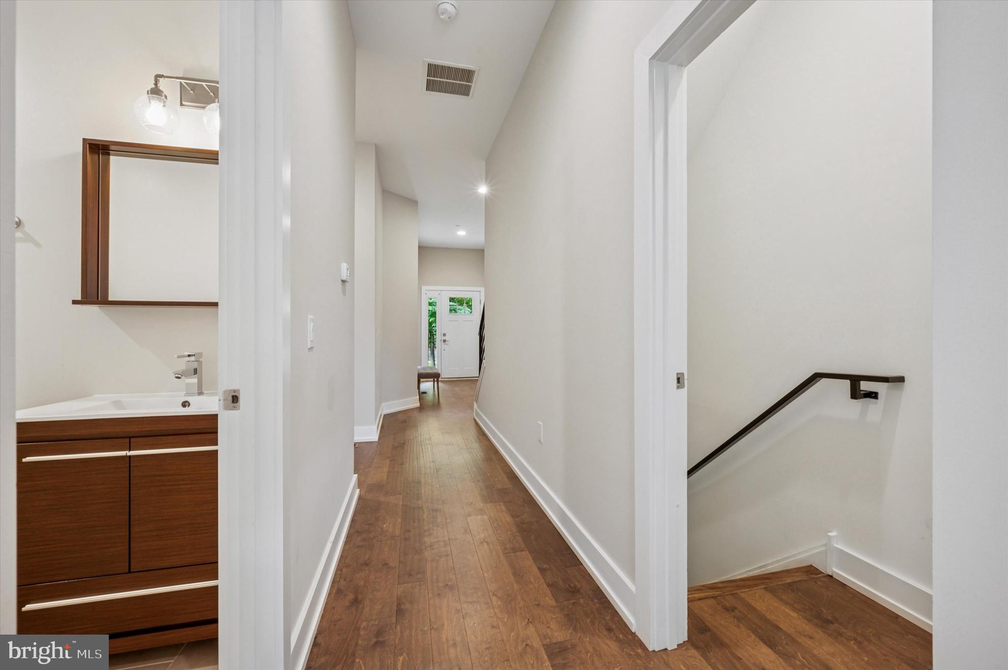 ROXBOROUGH - Residential