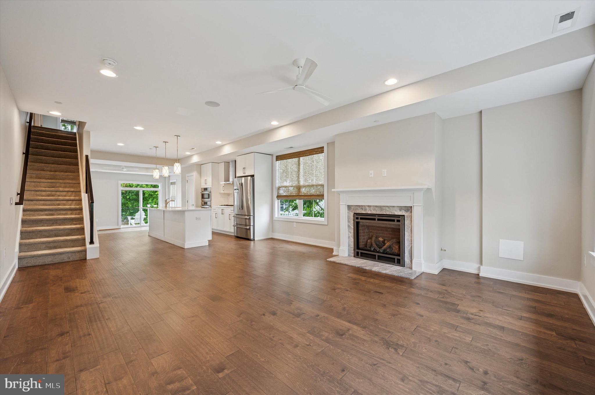 ROXBOROUGH - Residential