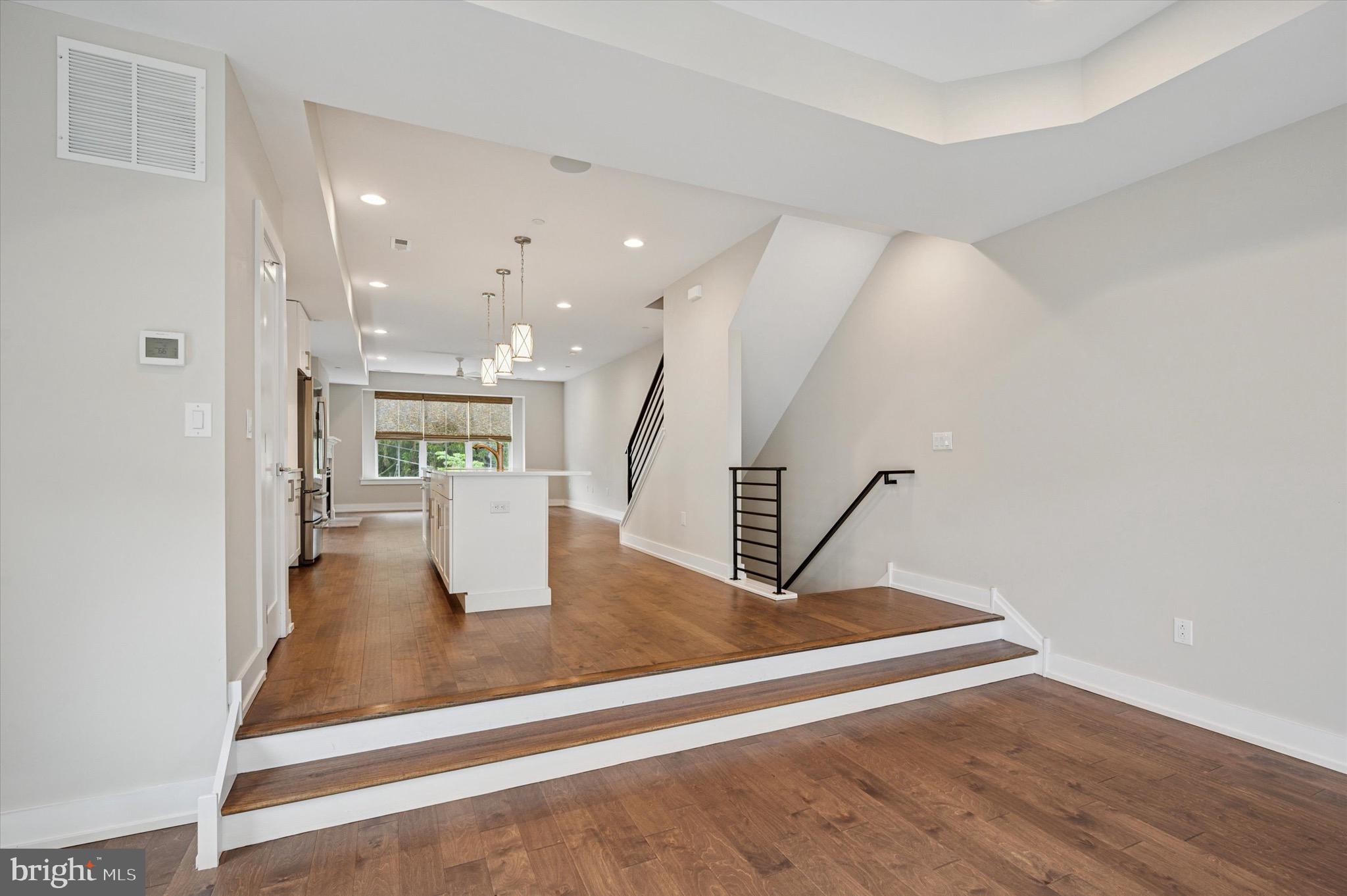 ROXBOROUGH - Residential
