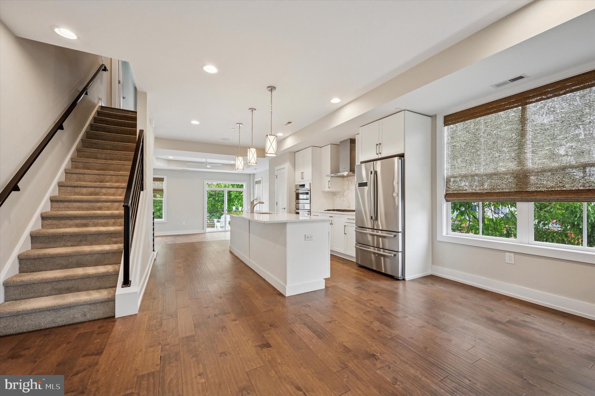 ROXBOROUGH - Residential