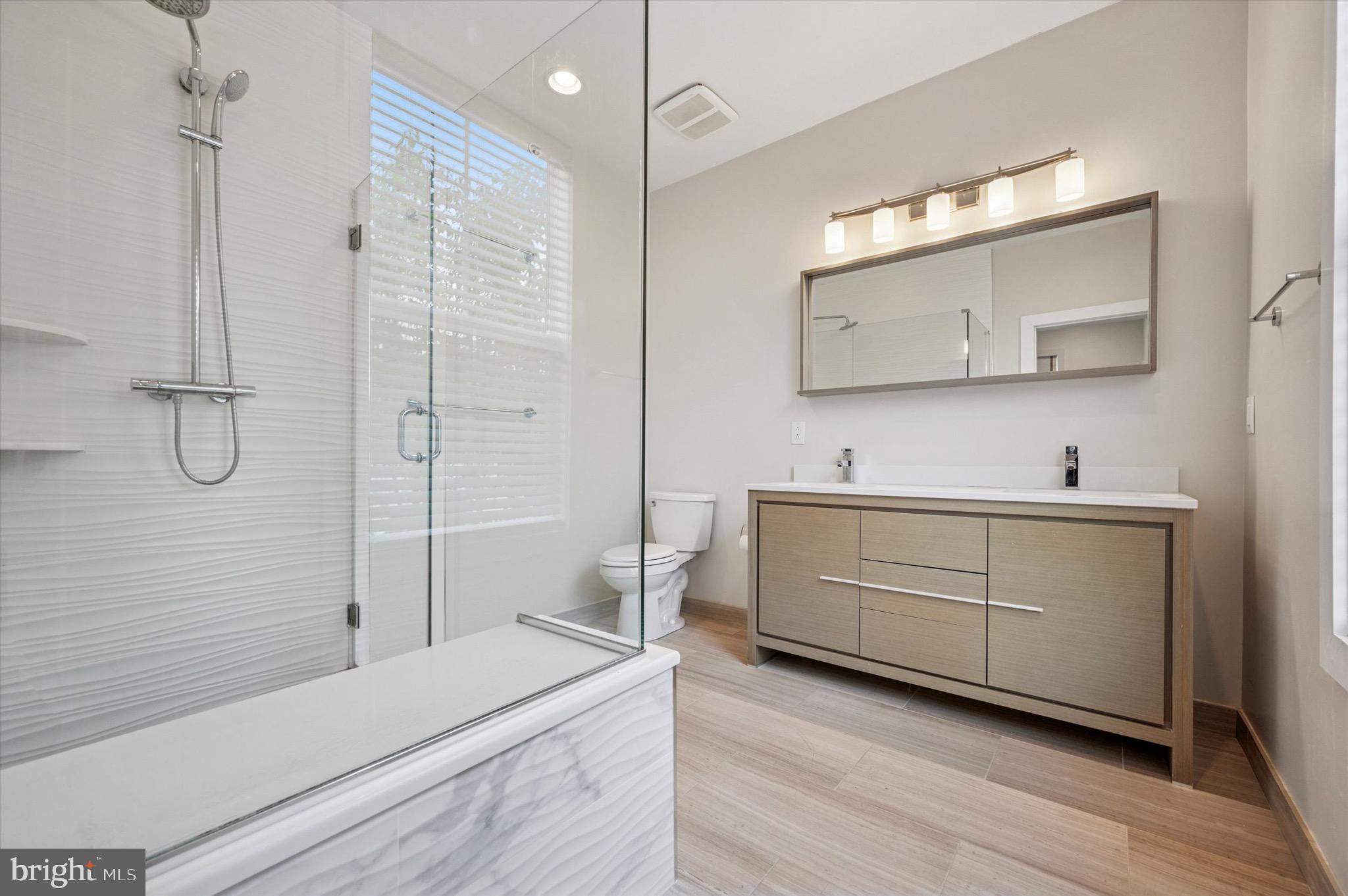 ROXBOROUGH - Residential