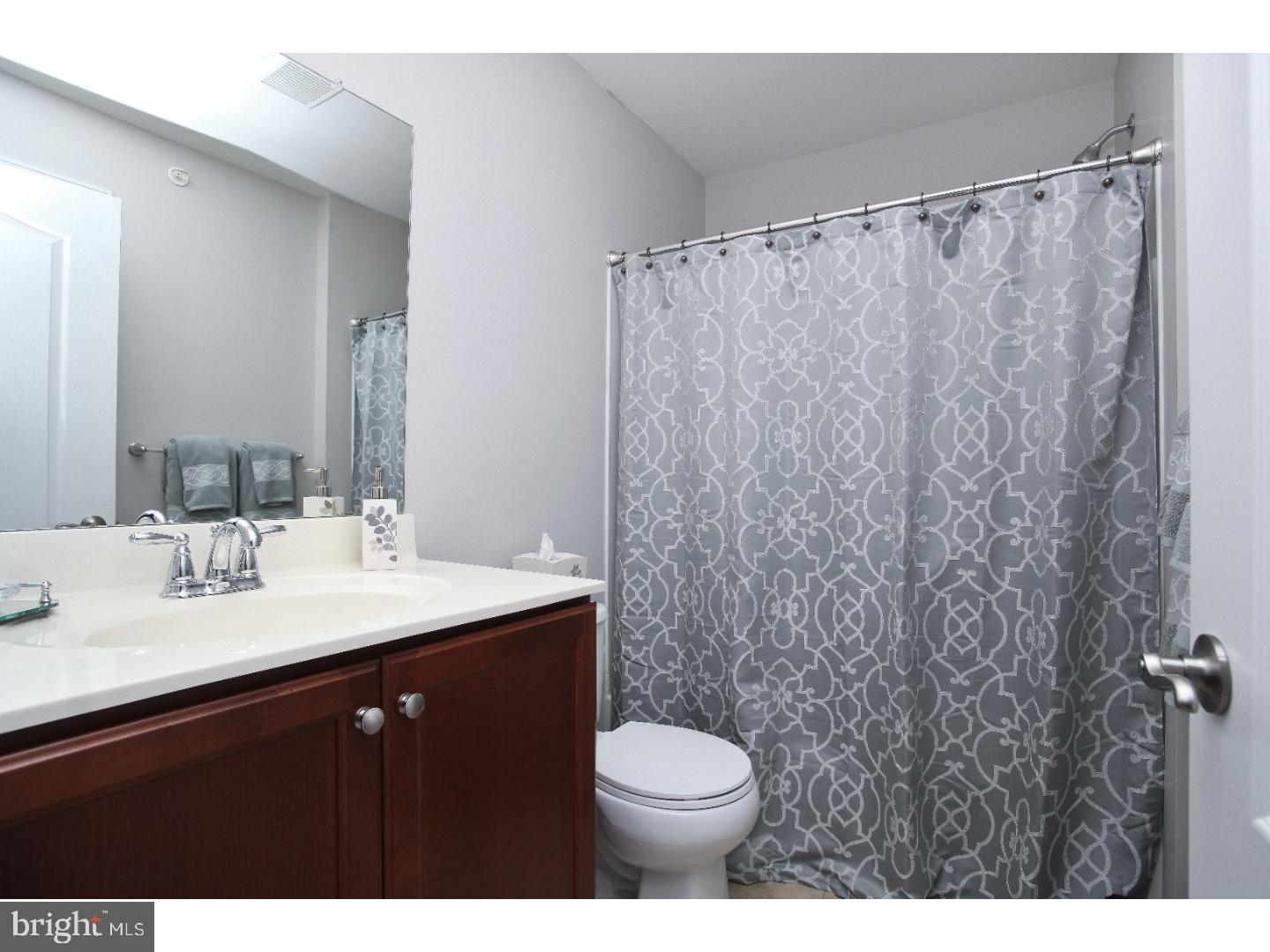 TH AT HERITAGE CNTR - Residential