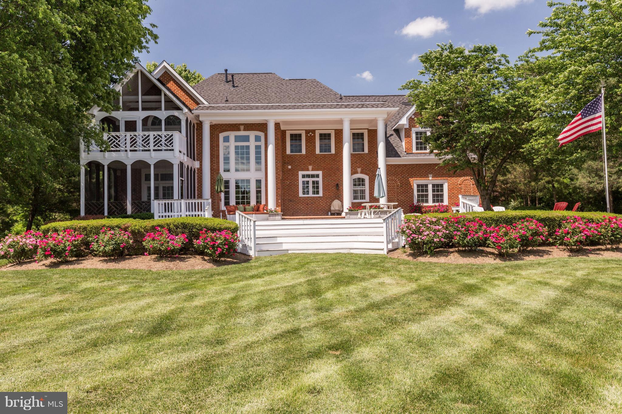 LIFESTYLE AT SULLY STATION - Residential