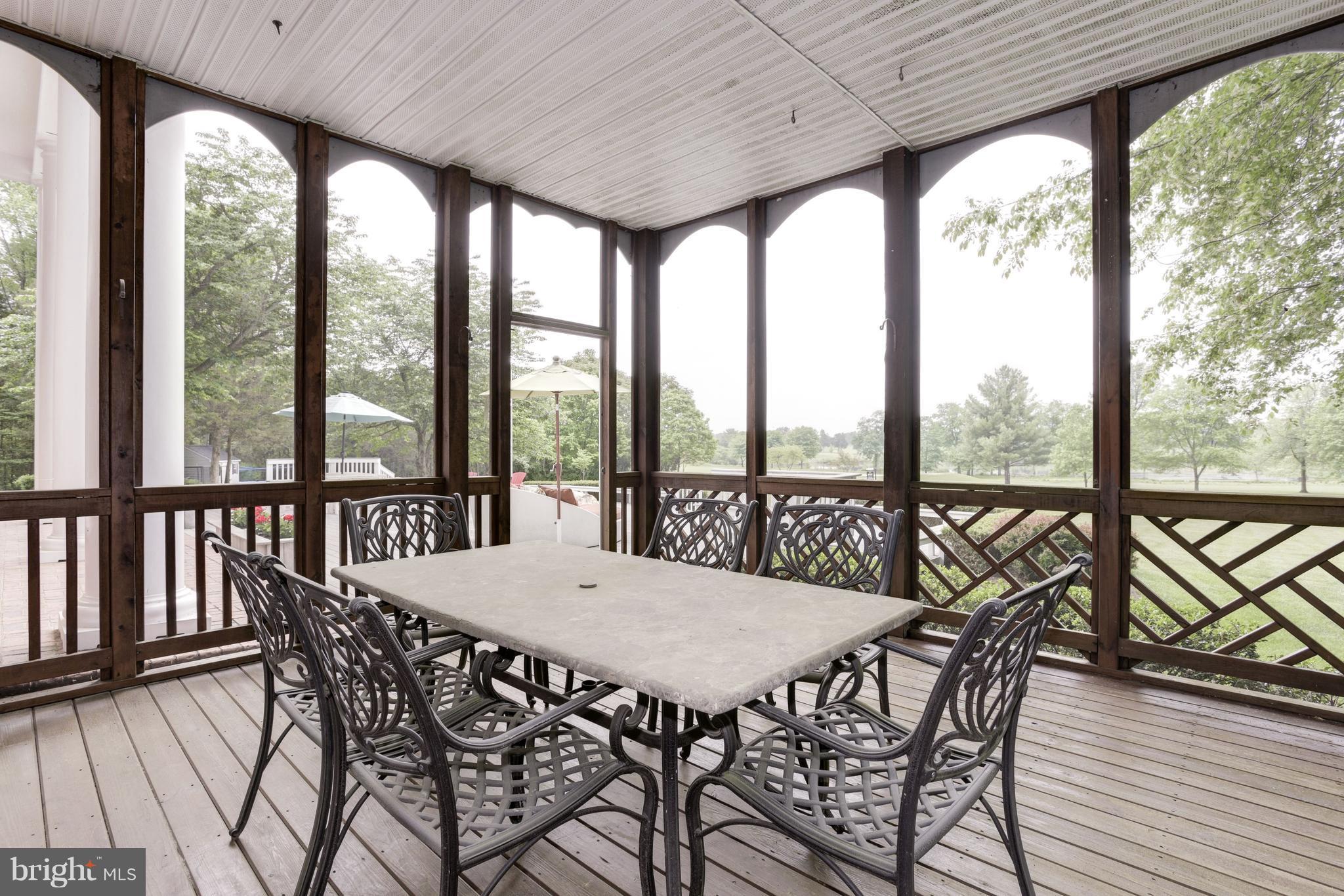 LIFESTYLE AT SULLY STATION - Residential