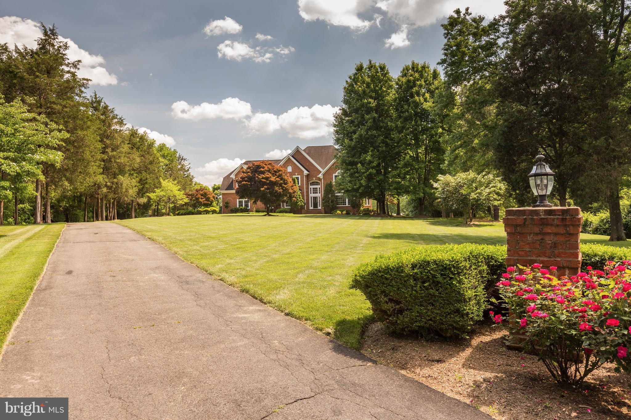 LIFESTYLE AT SULLY STATION - Residential