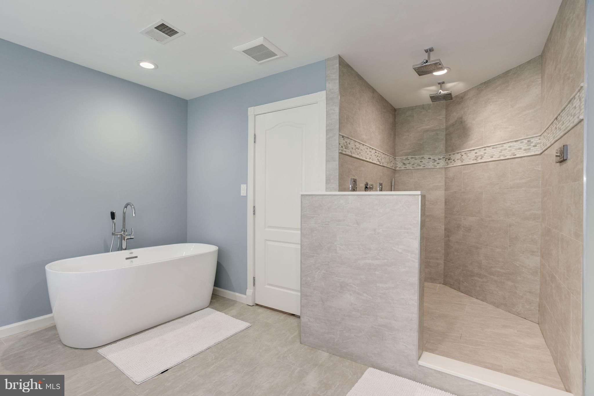 LIFESTYLE AT SULLY STATION - Residential