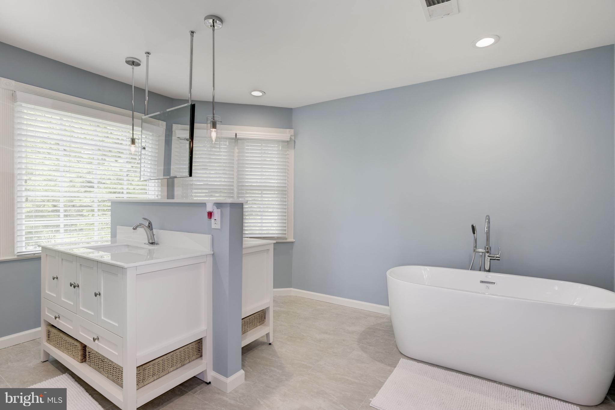 LIFESTYLE AT SULLY STATION - Residential