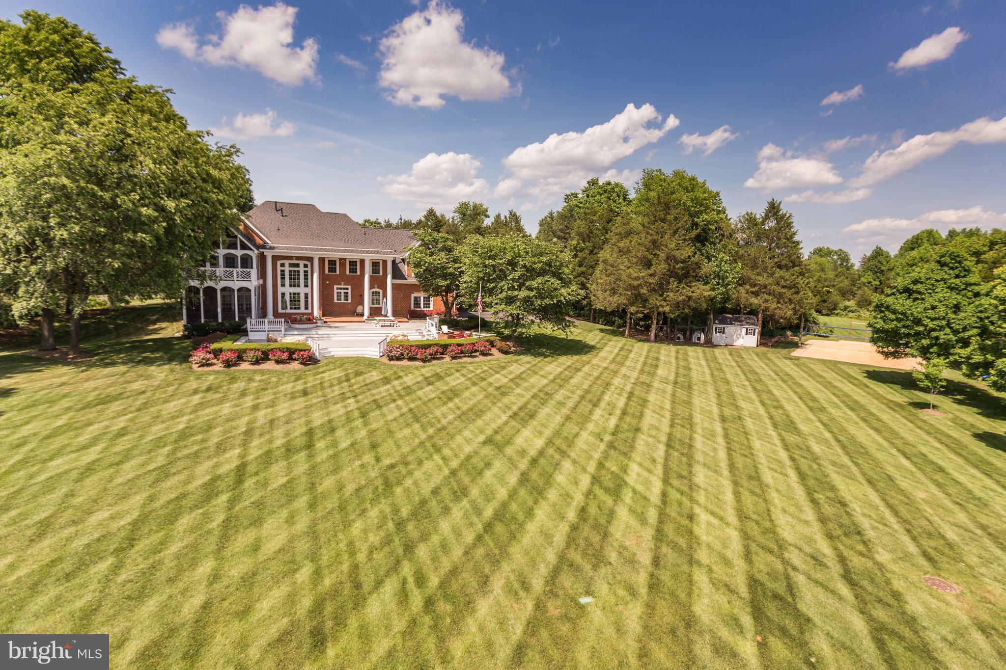 LIFESTYLE AT SULLY STATION - Residential