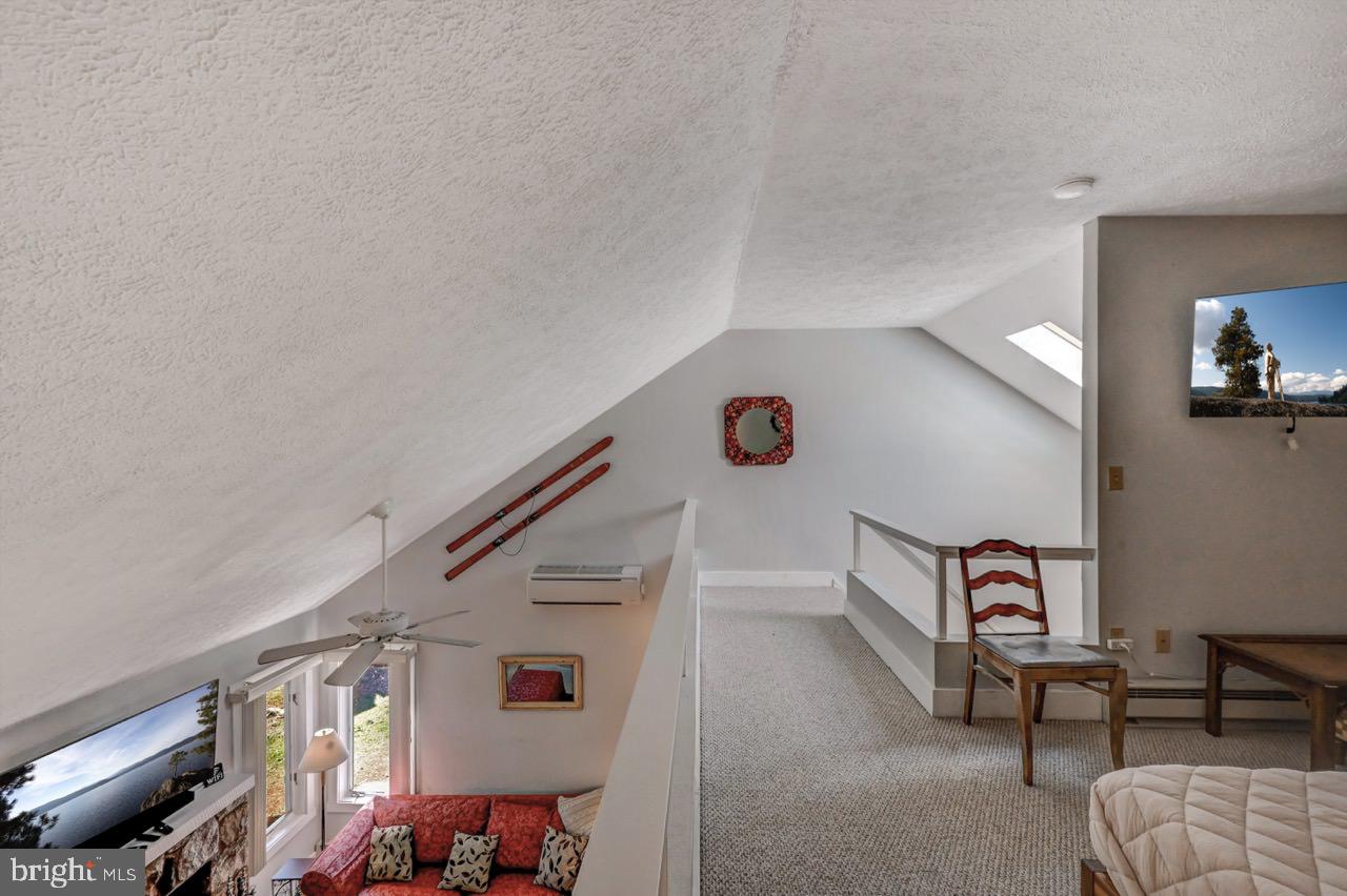 SNOW RIDGE VILLAGE - Residential