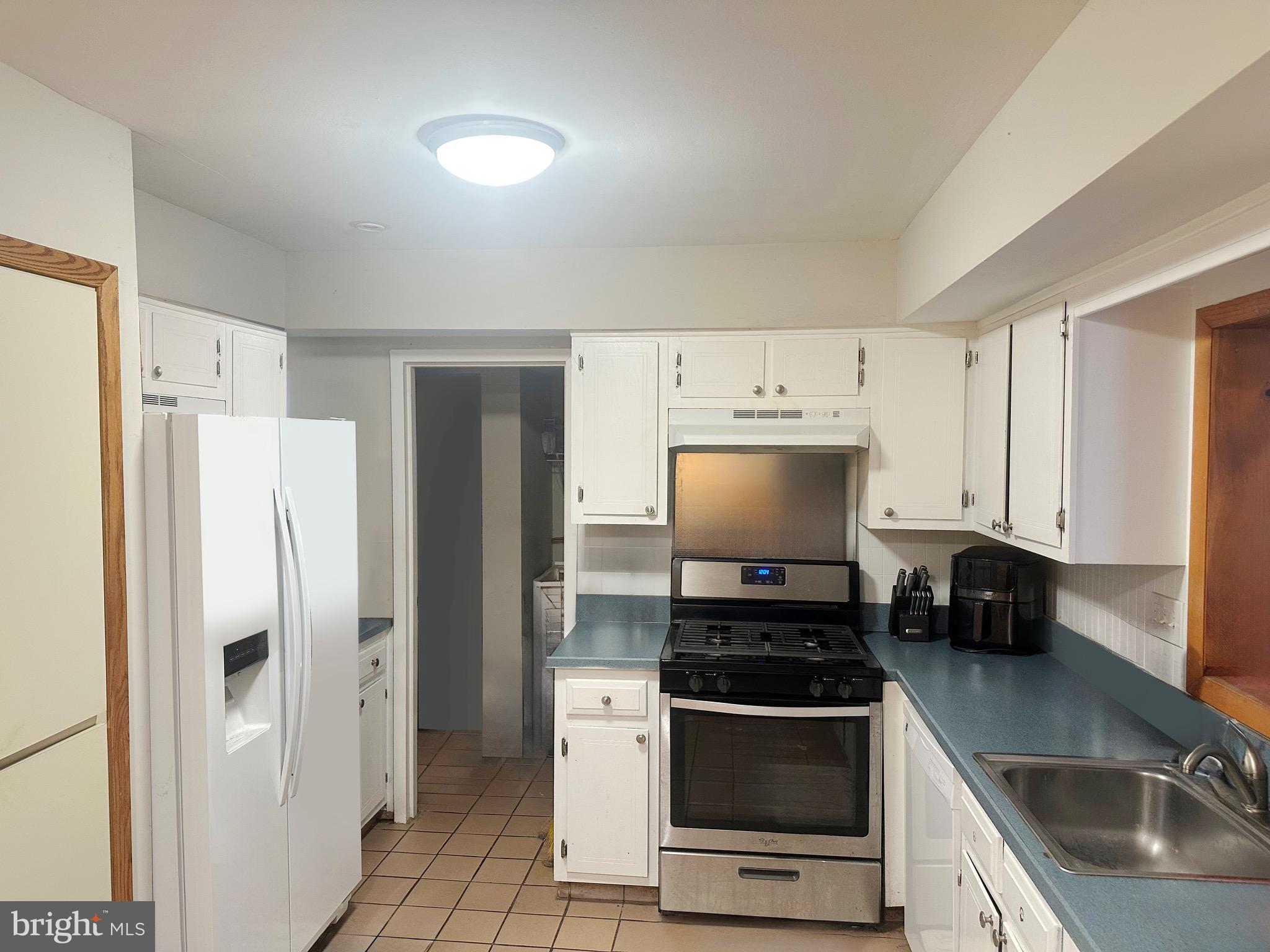 1743 HYBRID PLACE