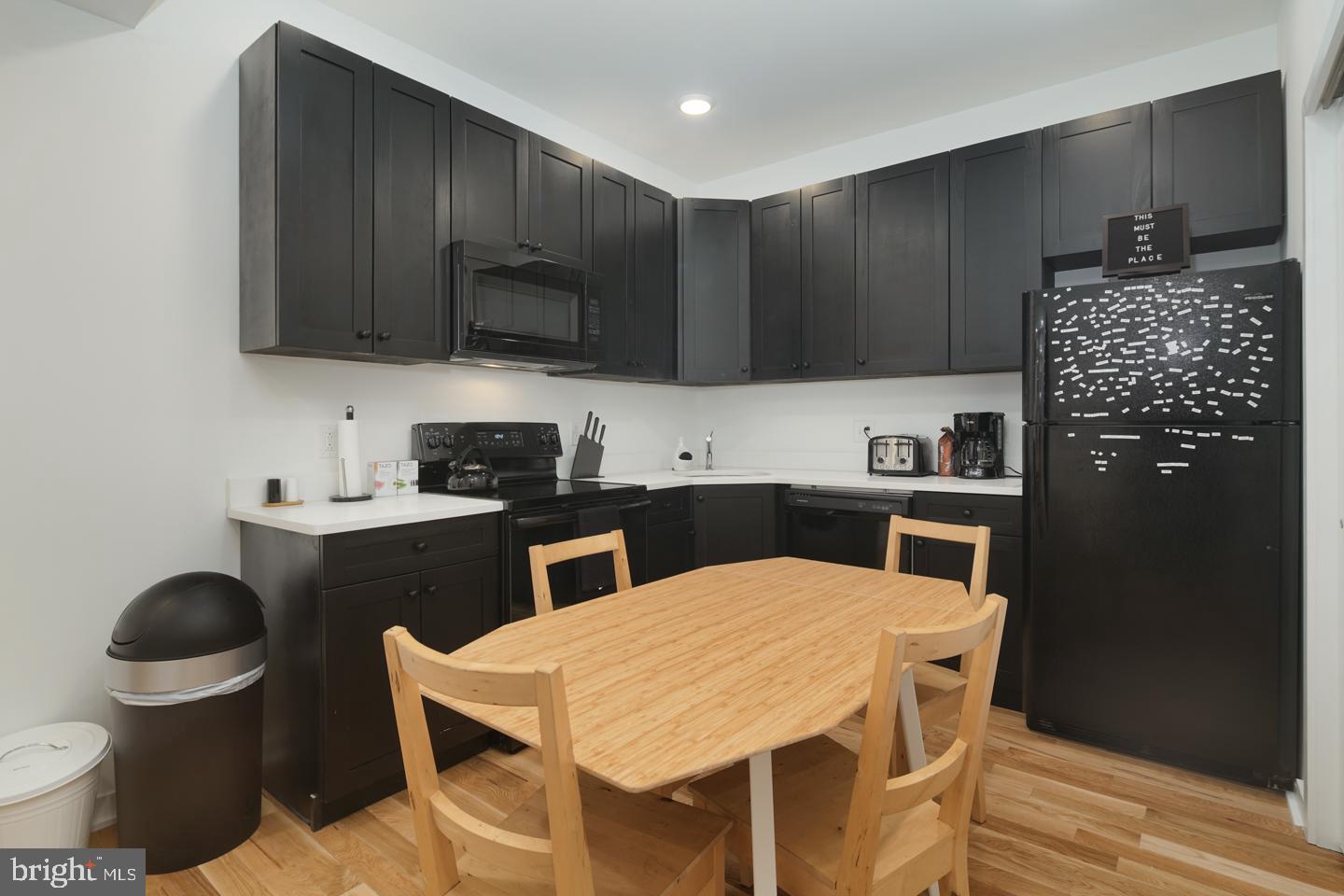 FISHTOWN - Commercial Sale
