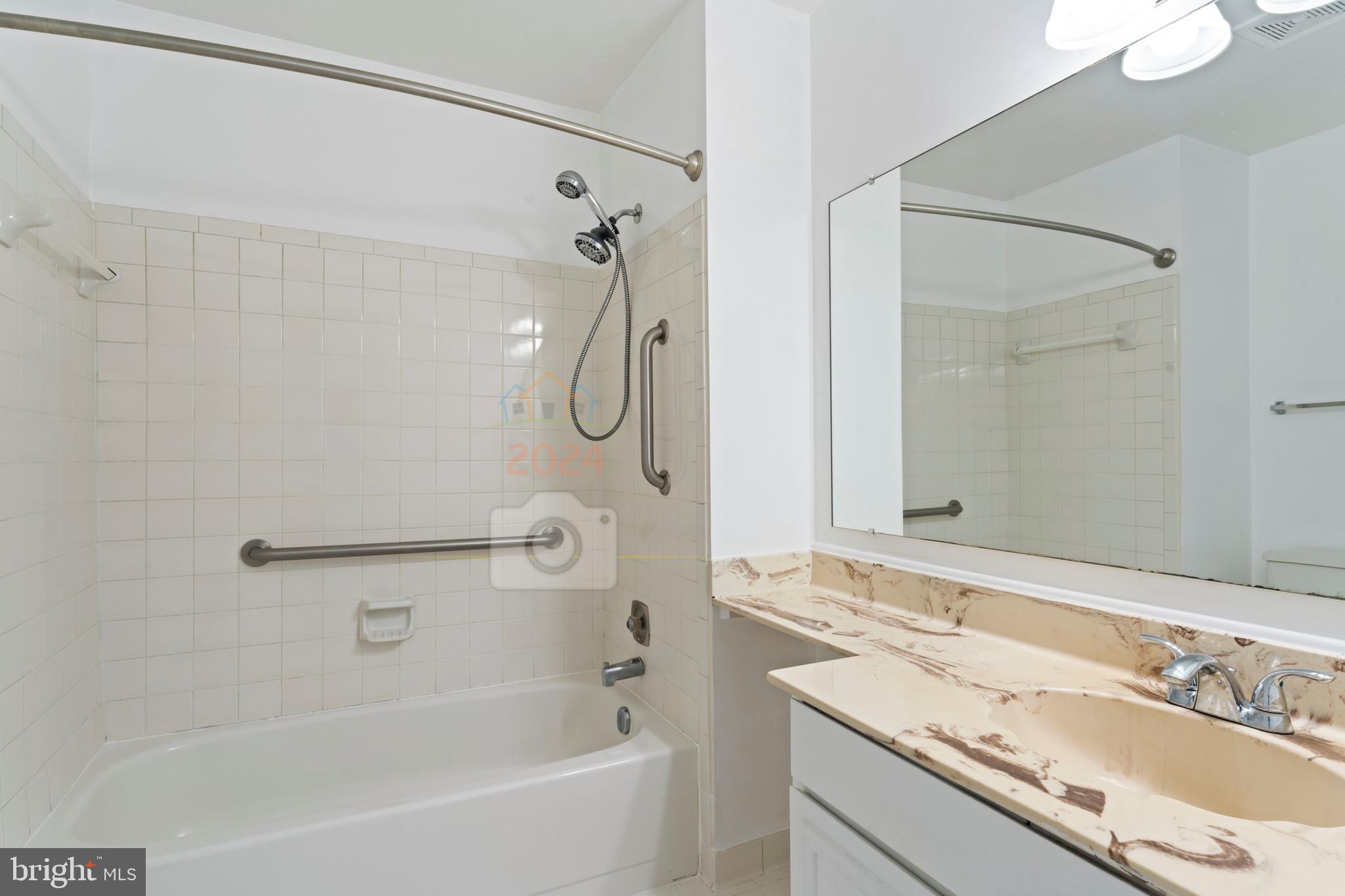 CHERRYWOOD SQUARE - Residential