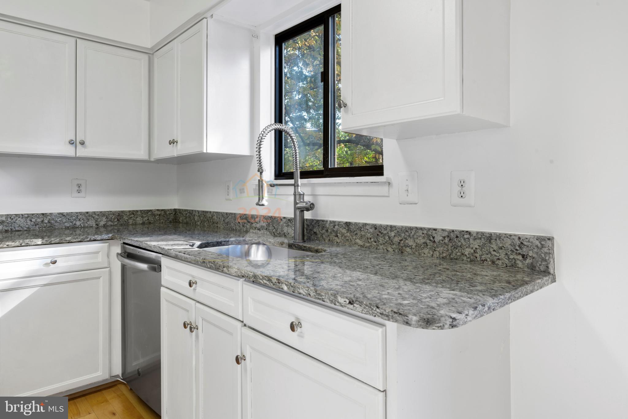 CHERRYWOOD SQUARE - Residential