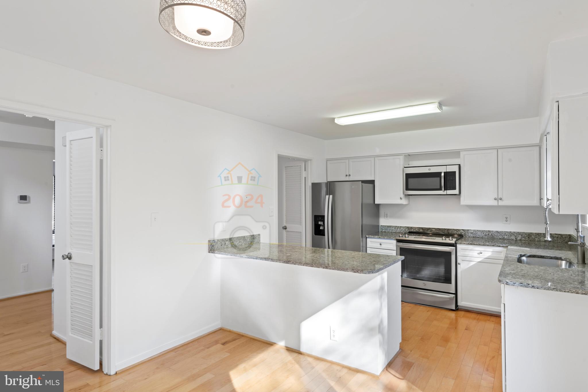 CHERRYWOOD SQUARE - Residential