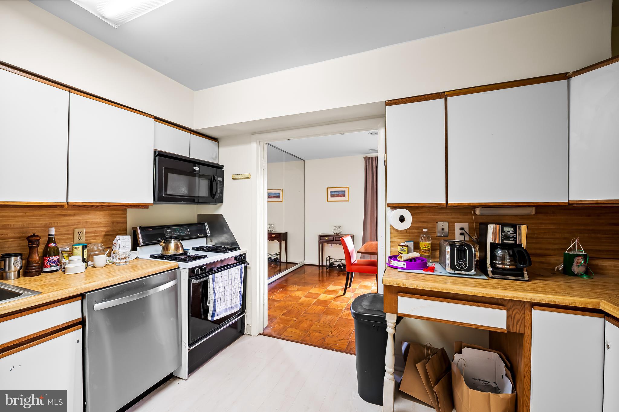 CROSS KEYS - Residential Lease