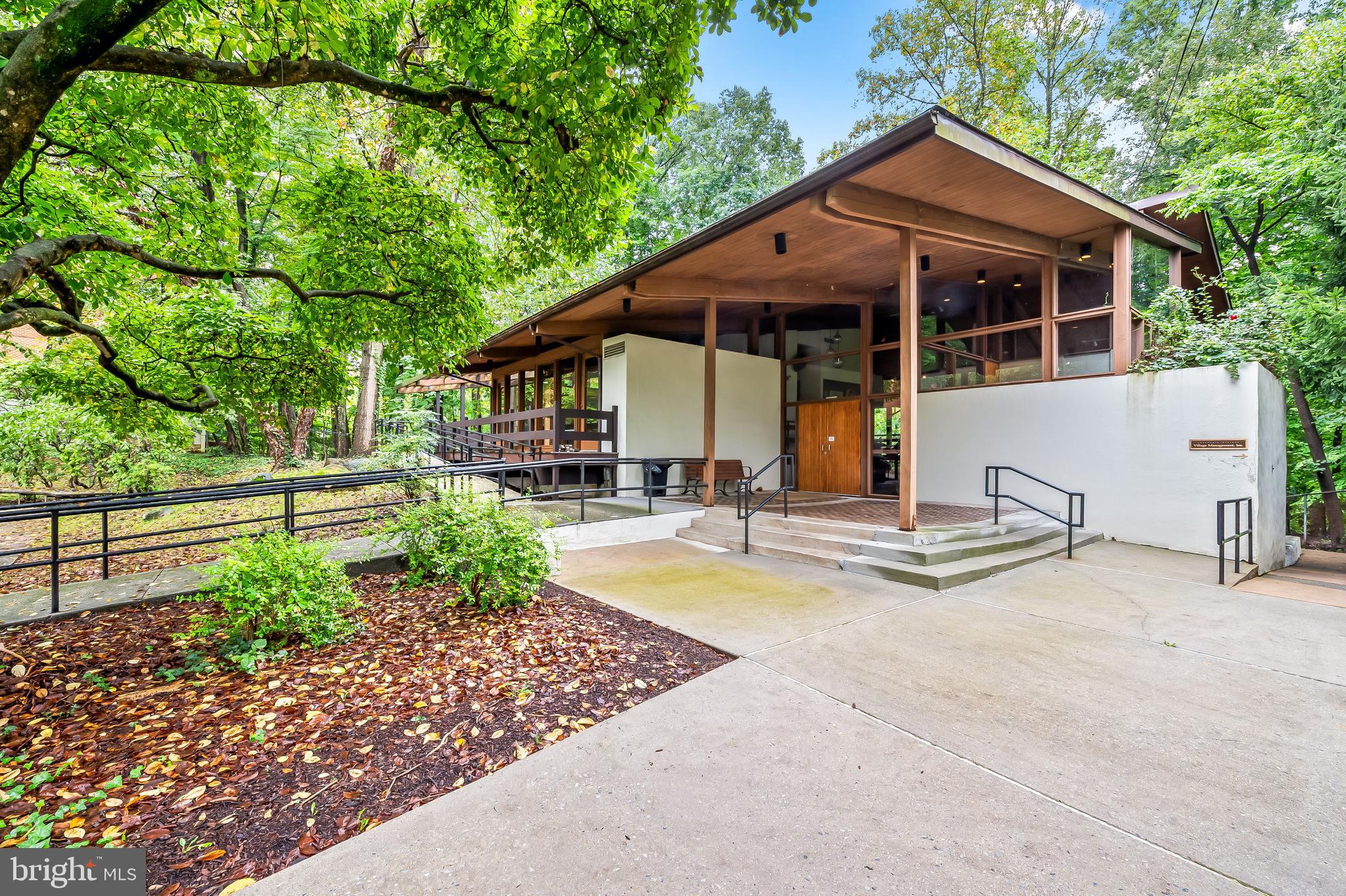 CROSS KEYS - Residential Lease