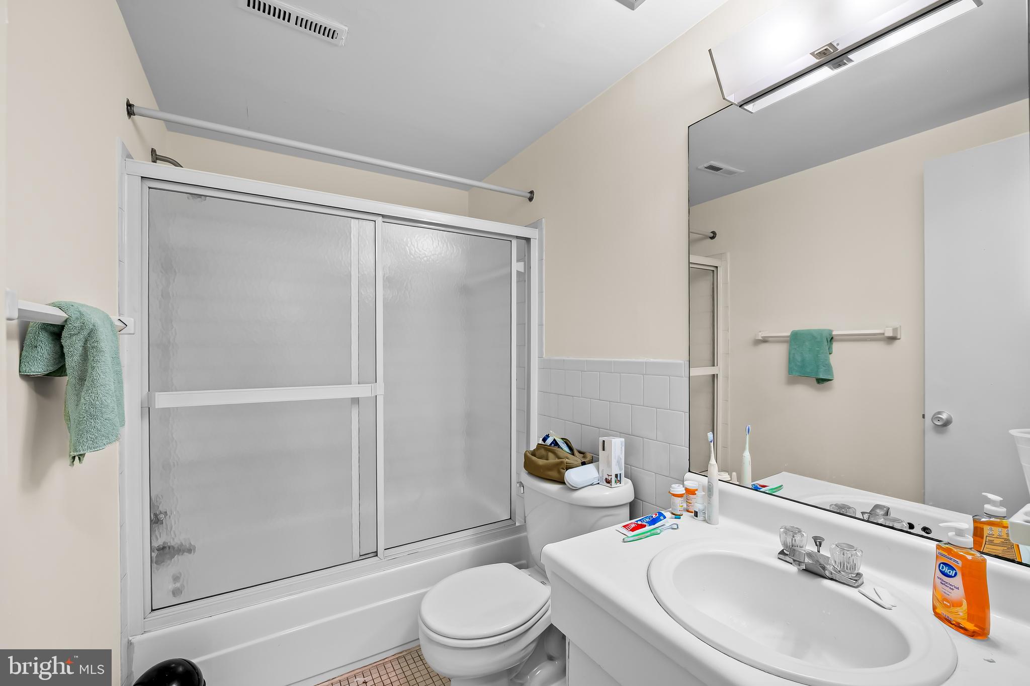 CROSS KEYS - Residential Lease