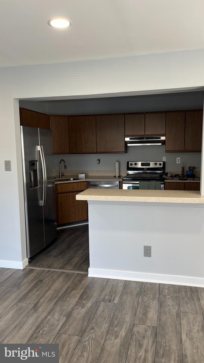 VILLAGE SHIRES - Residential