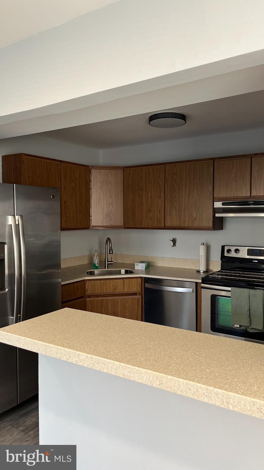 VILLAGE SHIRES - Residential