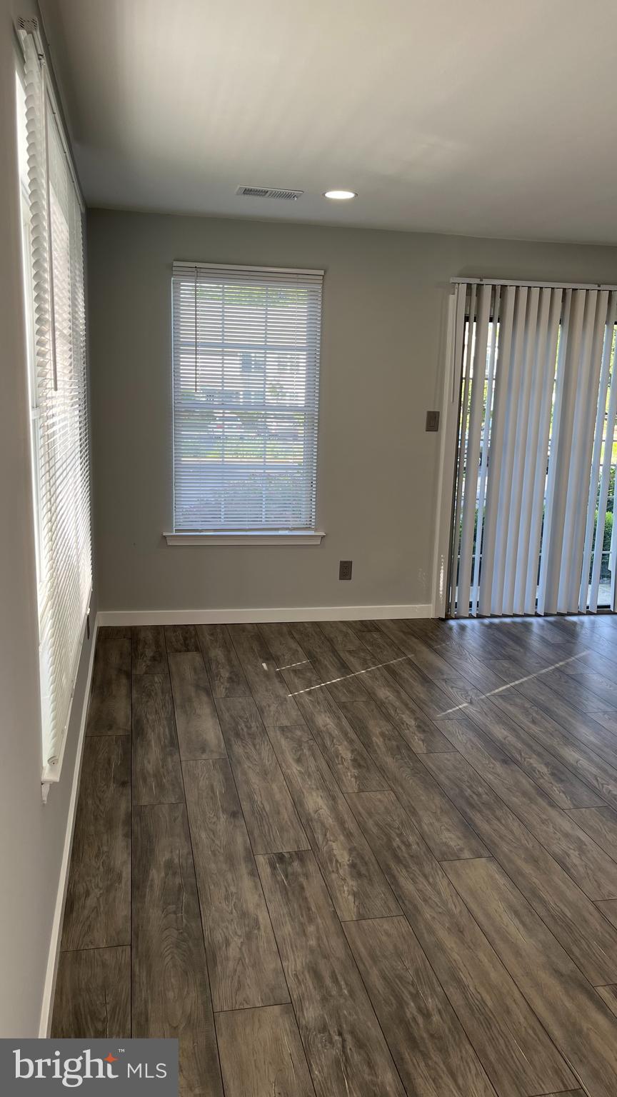 VILLAGE SHIRES - Residential