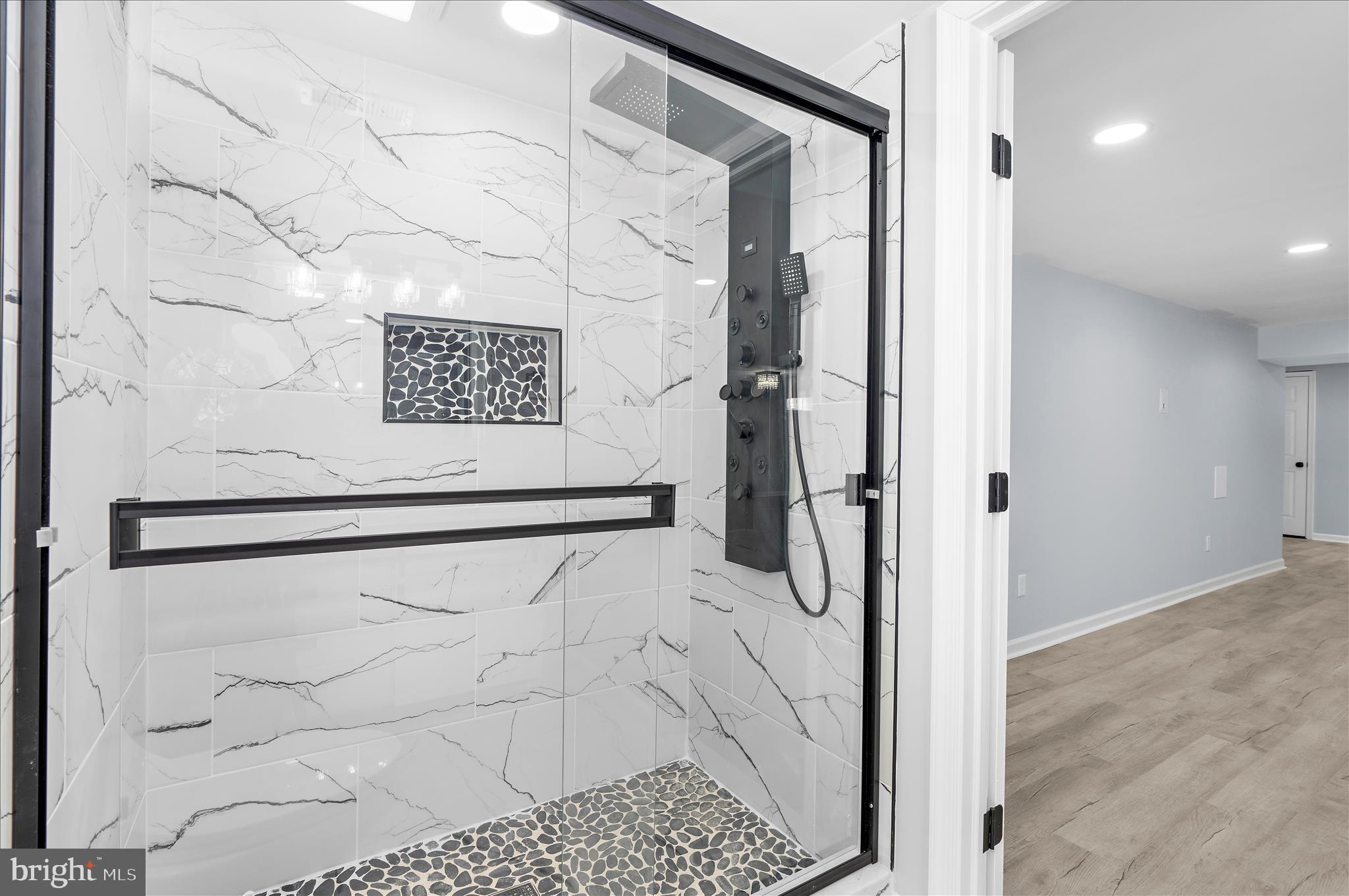 LINOVER HEIGHTS - Residential