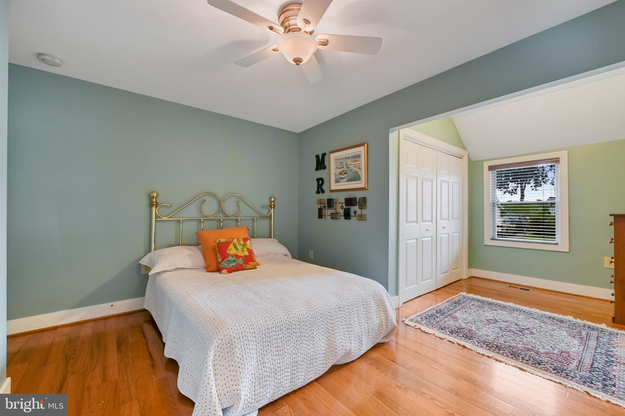 WOODLAND BEACH - Residential