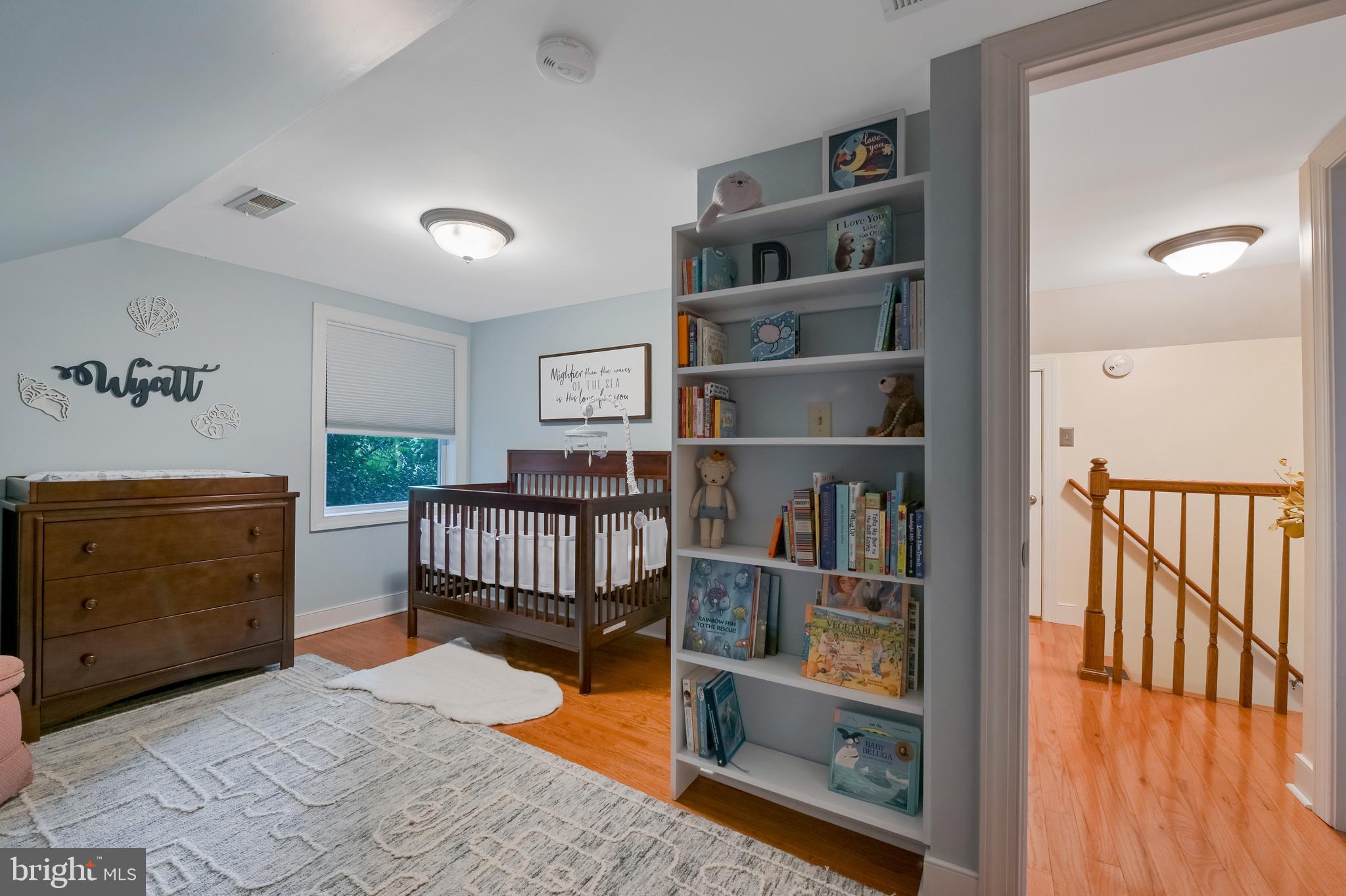 WOODLAND BEACH - Residential