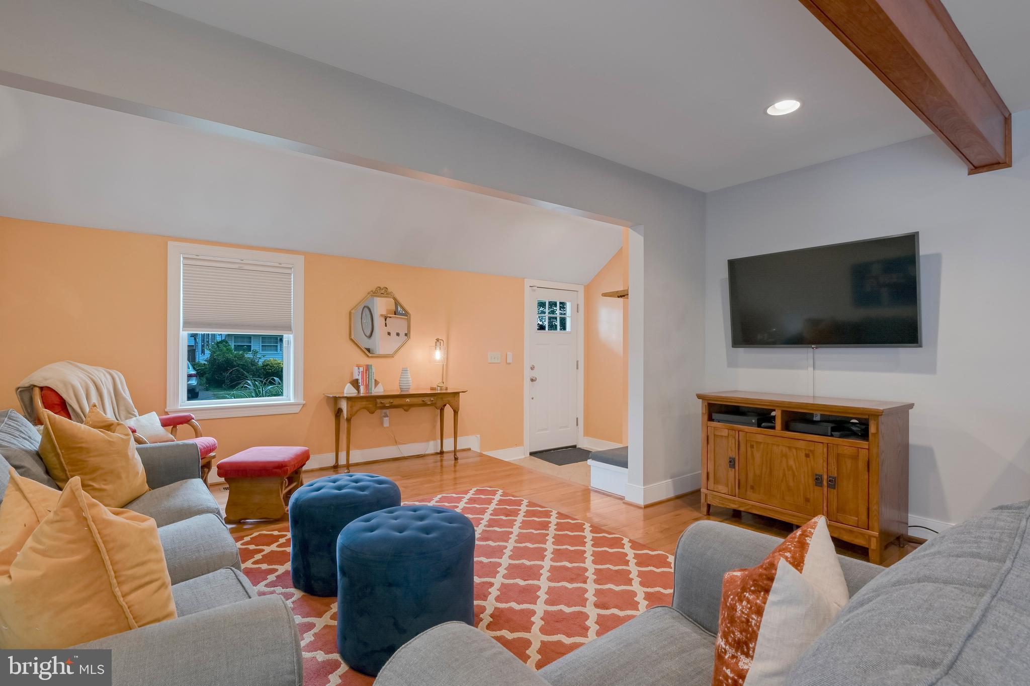 WOODLAND BEACH - Residential