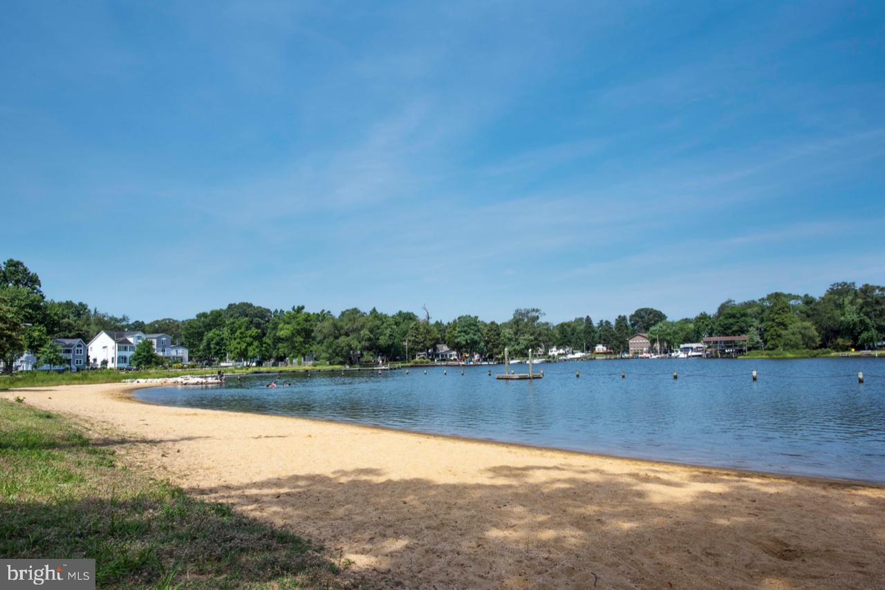 WOODLAND BEACH - Residential