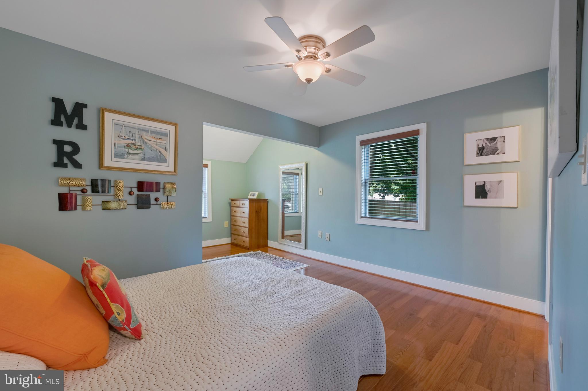 WOODLAND BEACH - Residential