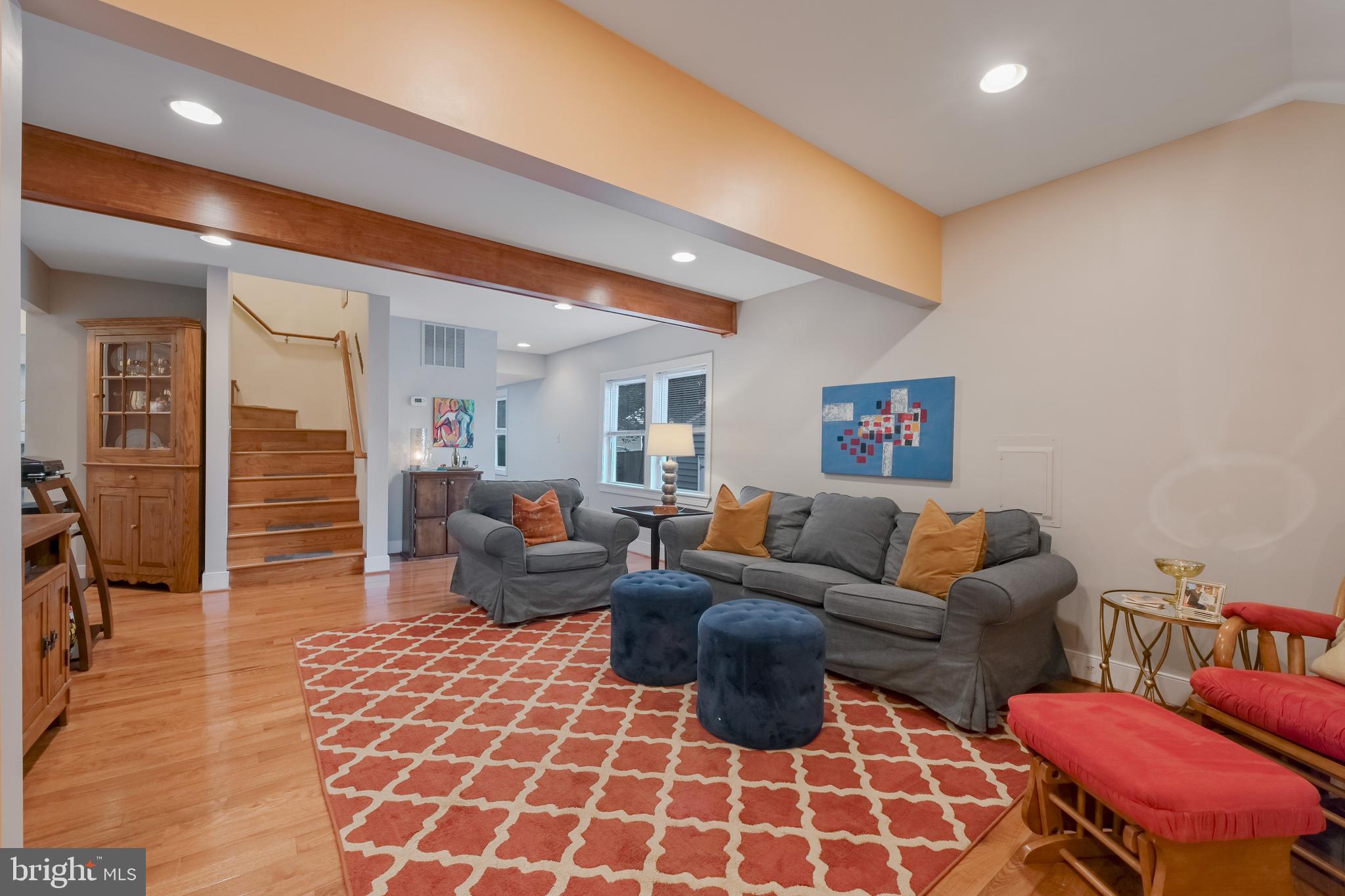 WOODLAND BEACH - Residential