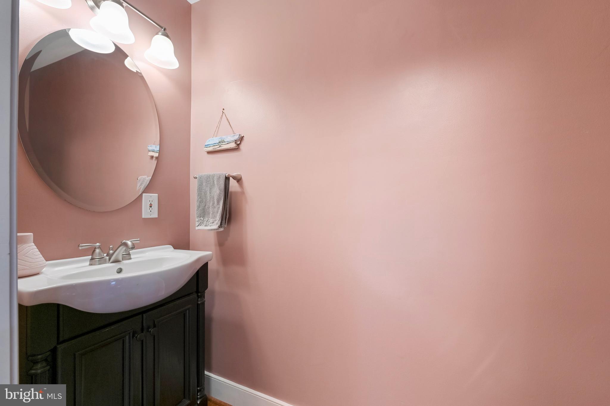 WOODLAND BEACH - Residential