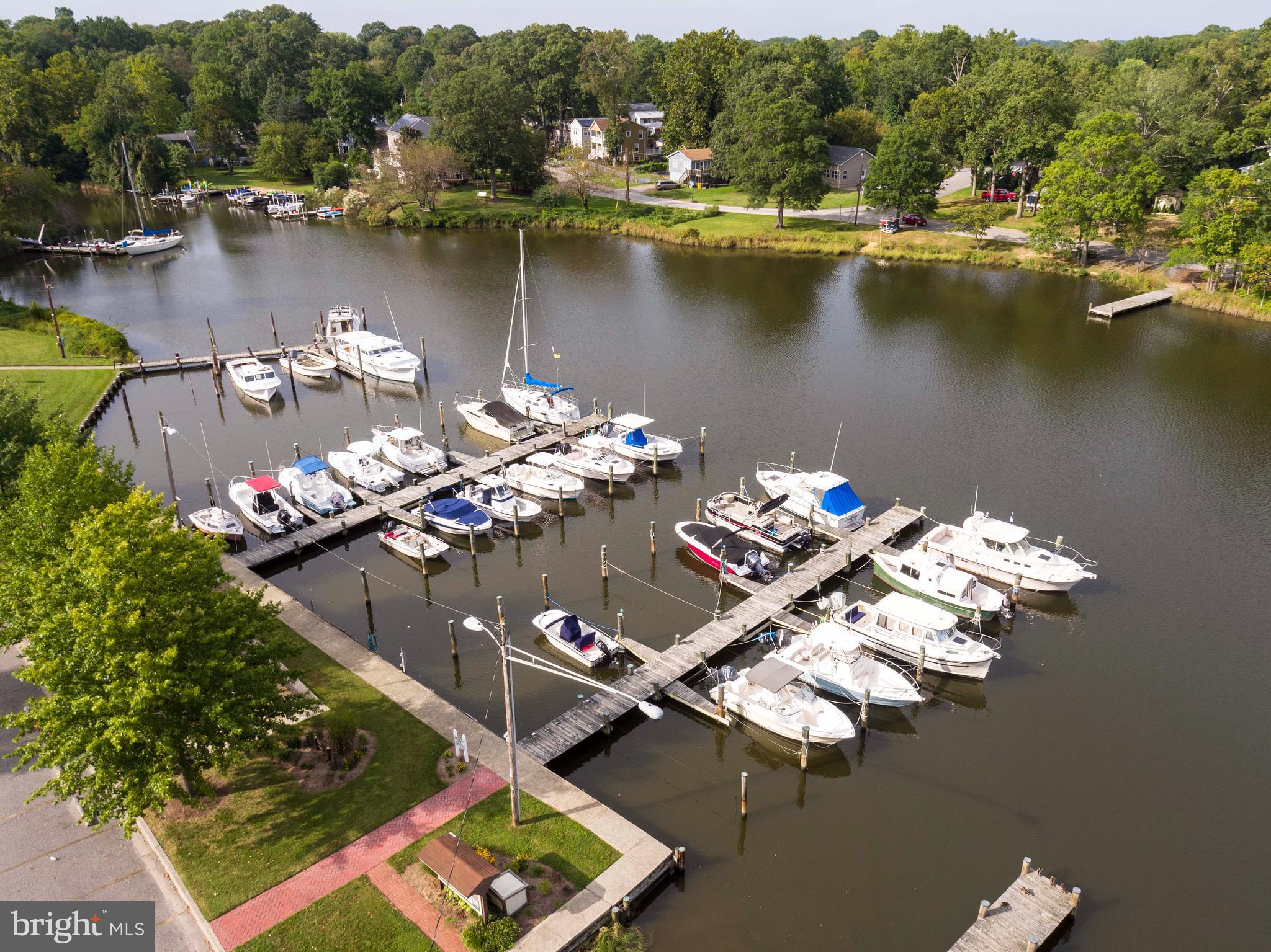 WOODLAND BEACH - Residential