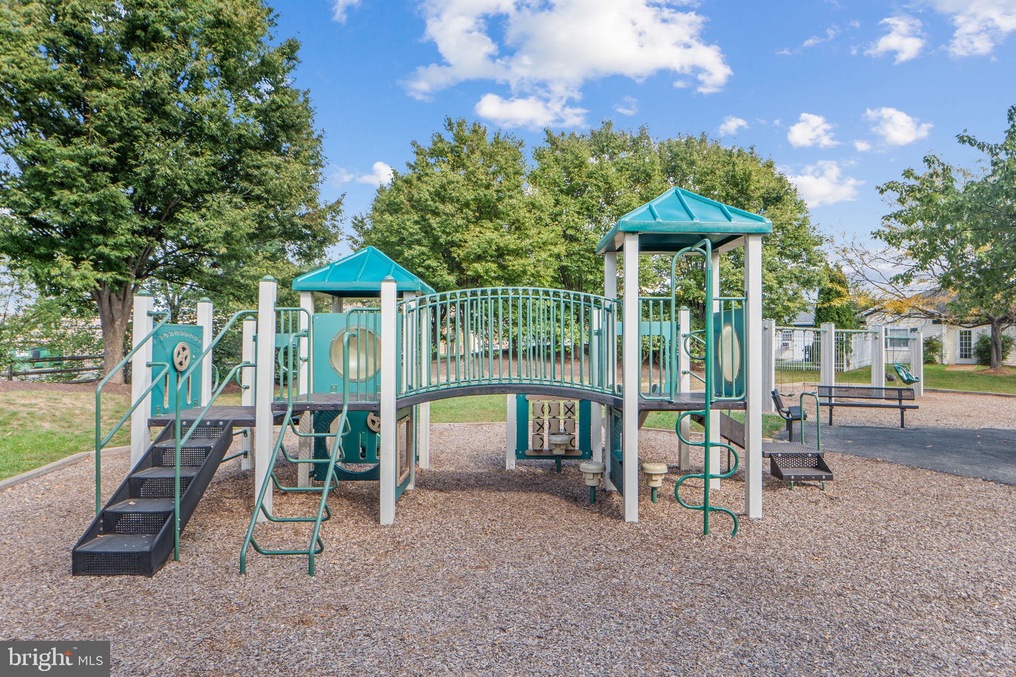 CHESTNUT GABLE - Residential