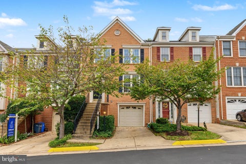 Townhouse For Sale - 7111 Tanworth Drive<br/> SPRINGFIELD, VA 22152