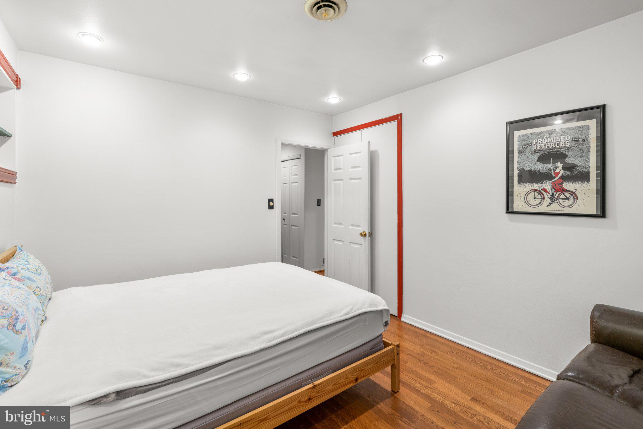 KNOLLWOOD - Residential