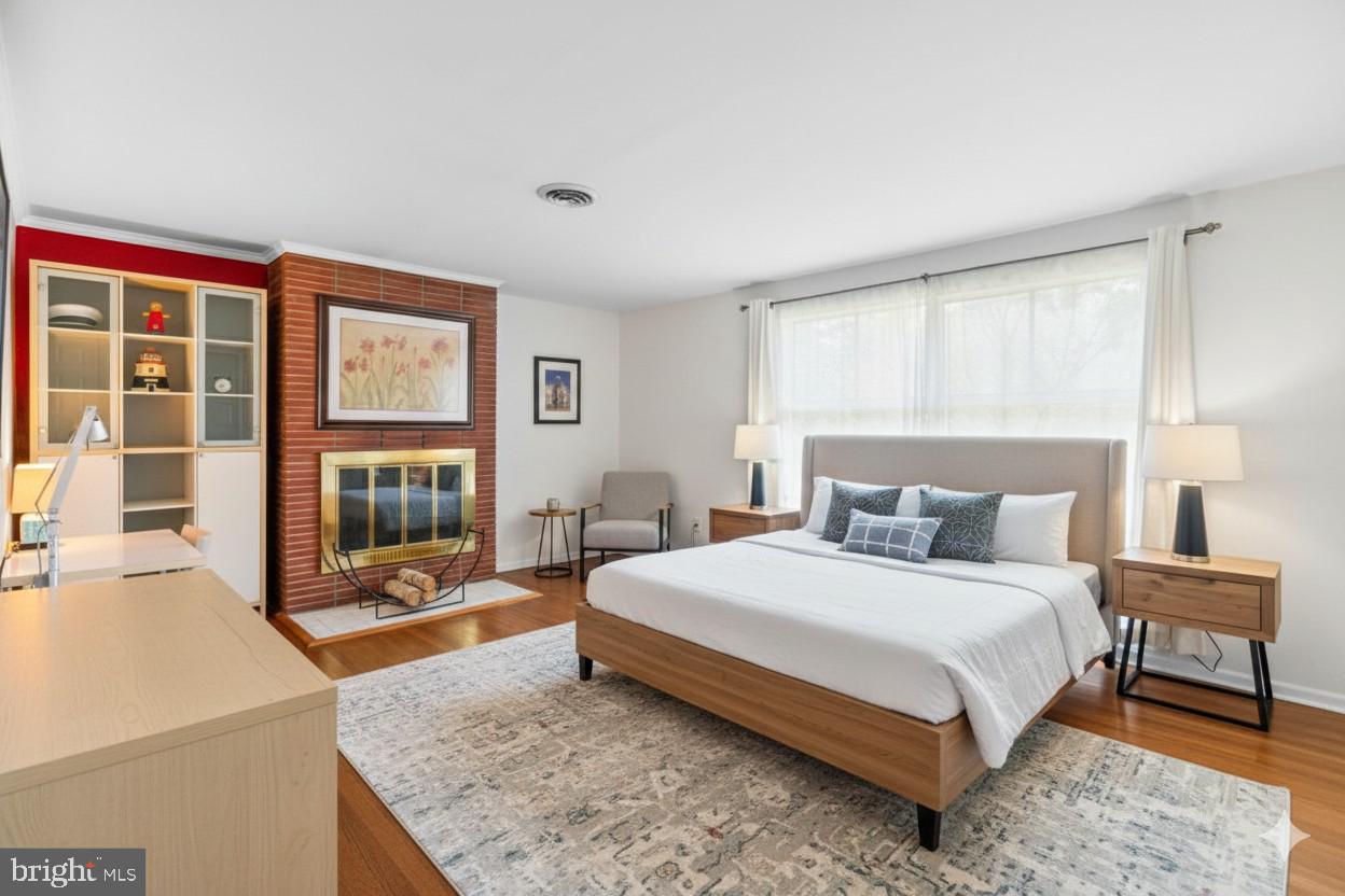 7512 FAR HILLS DRIVE