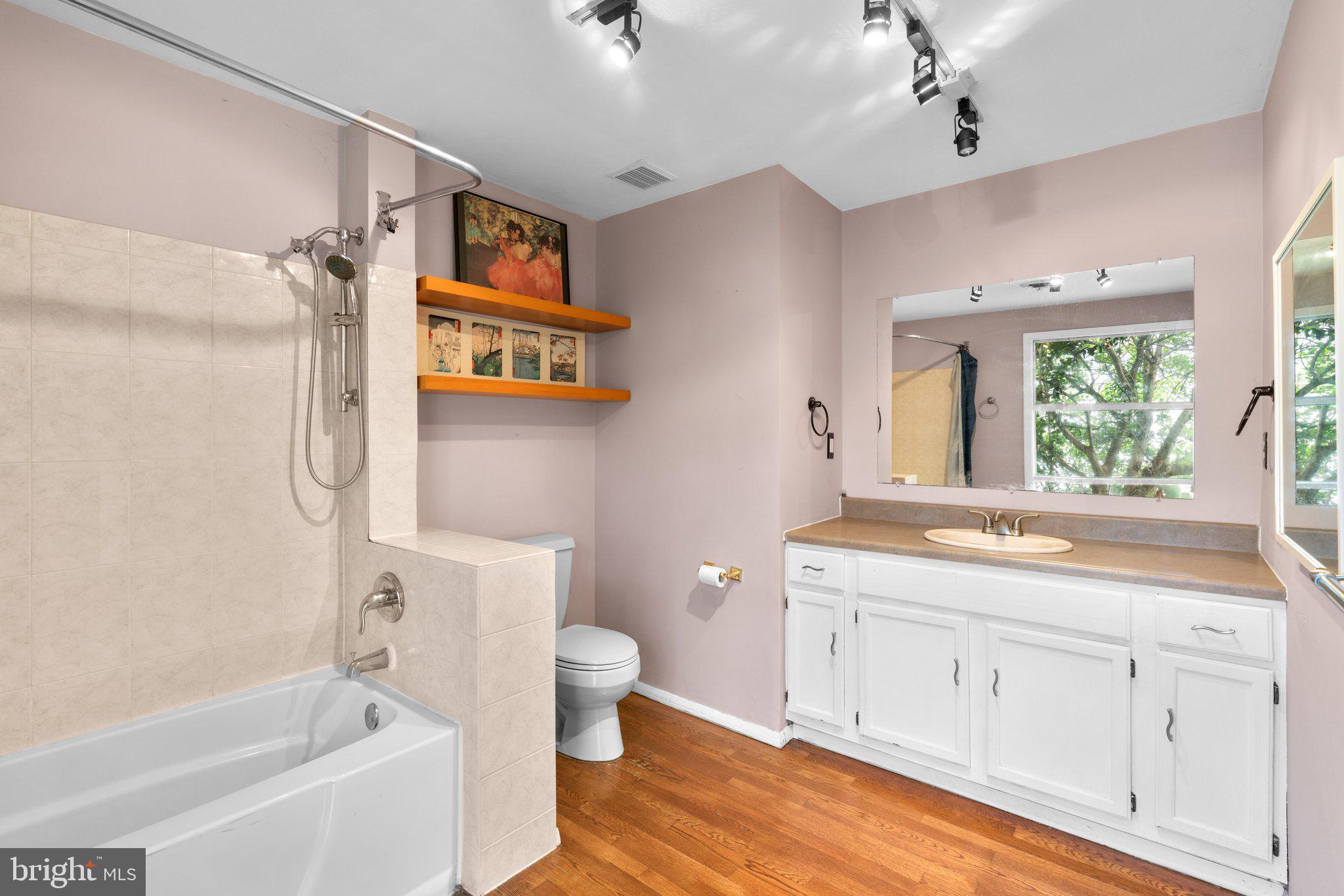 KNOLLWOOD - Residential