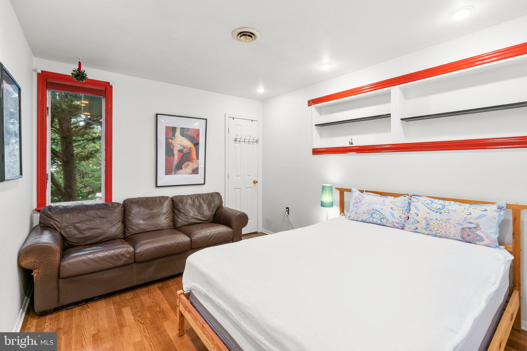 KNOLLWOOD - Residential