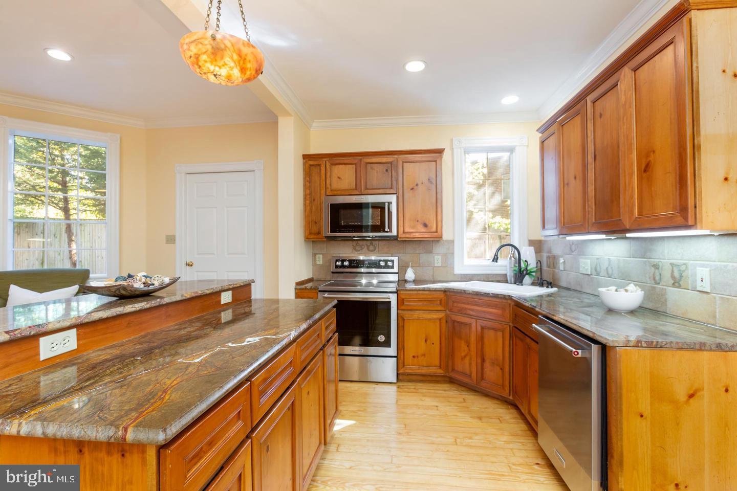 PALISADES - Residential Lease