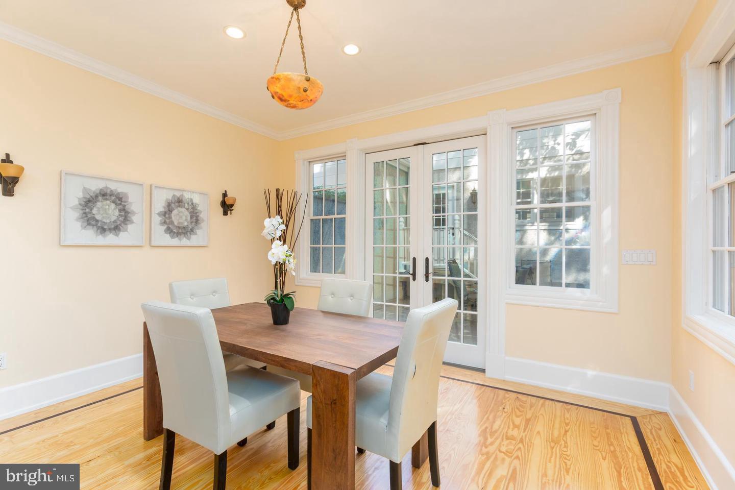 PALISADES - Residential Lease