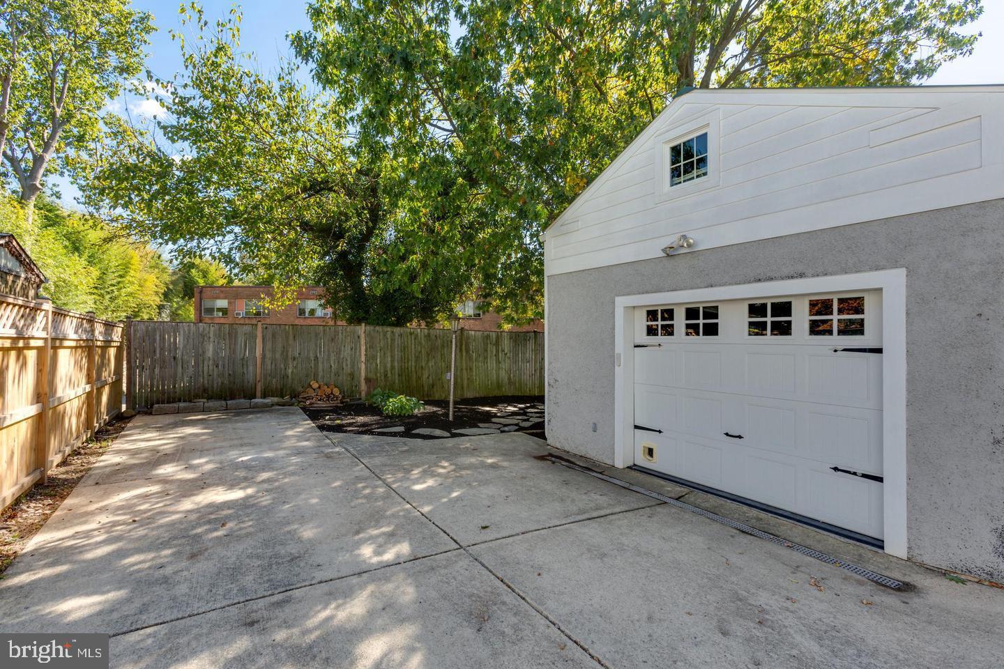 PALISADES - Residential Lease