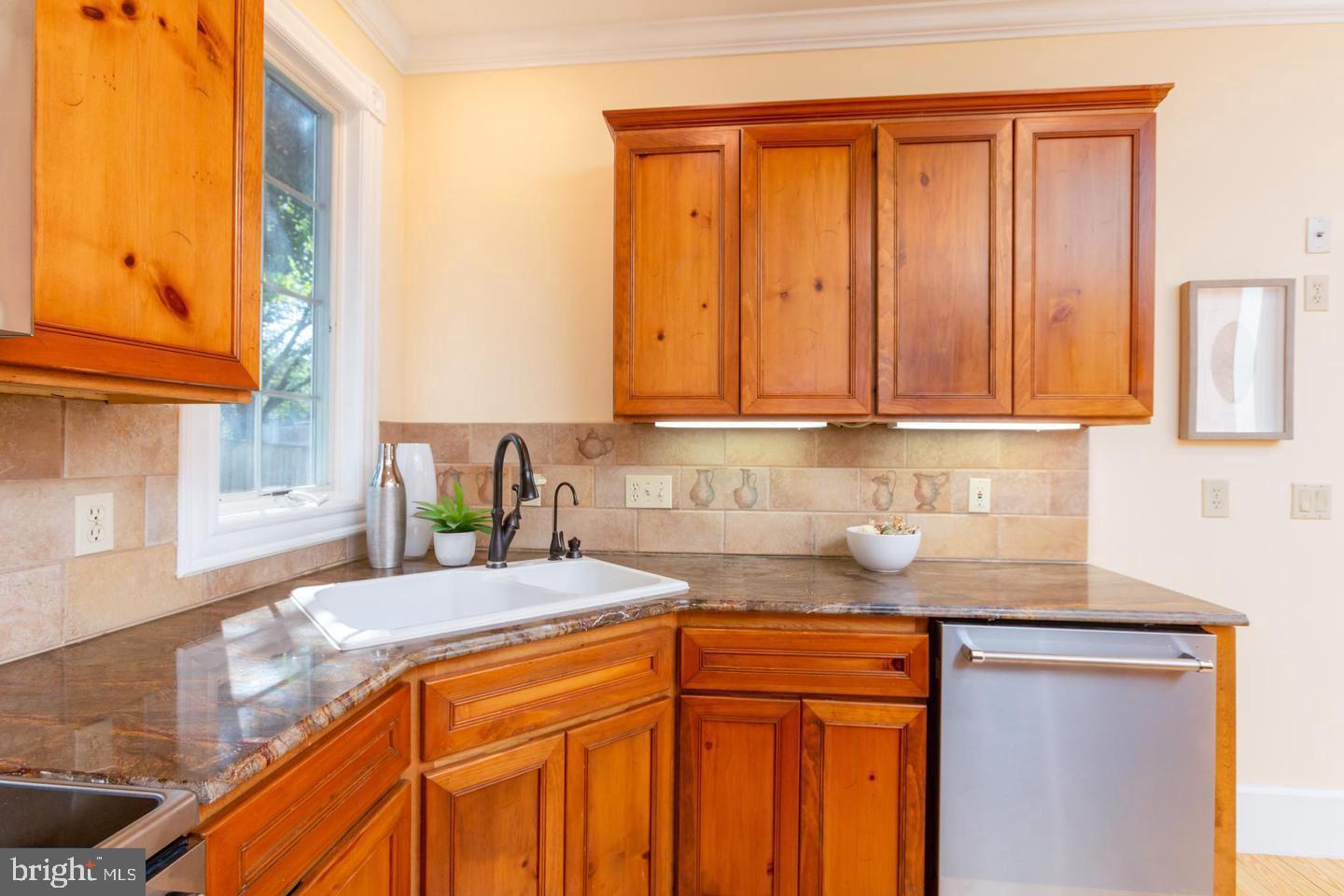 PALISADES - Residential Lease