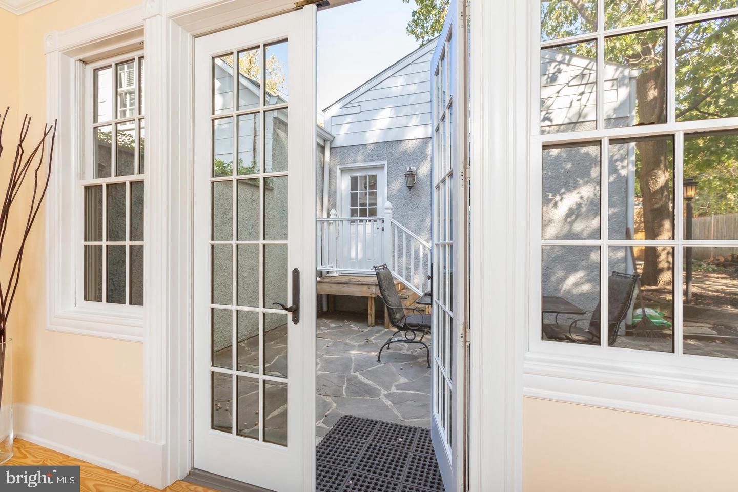 PALISADES - Residential Lease