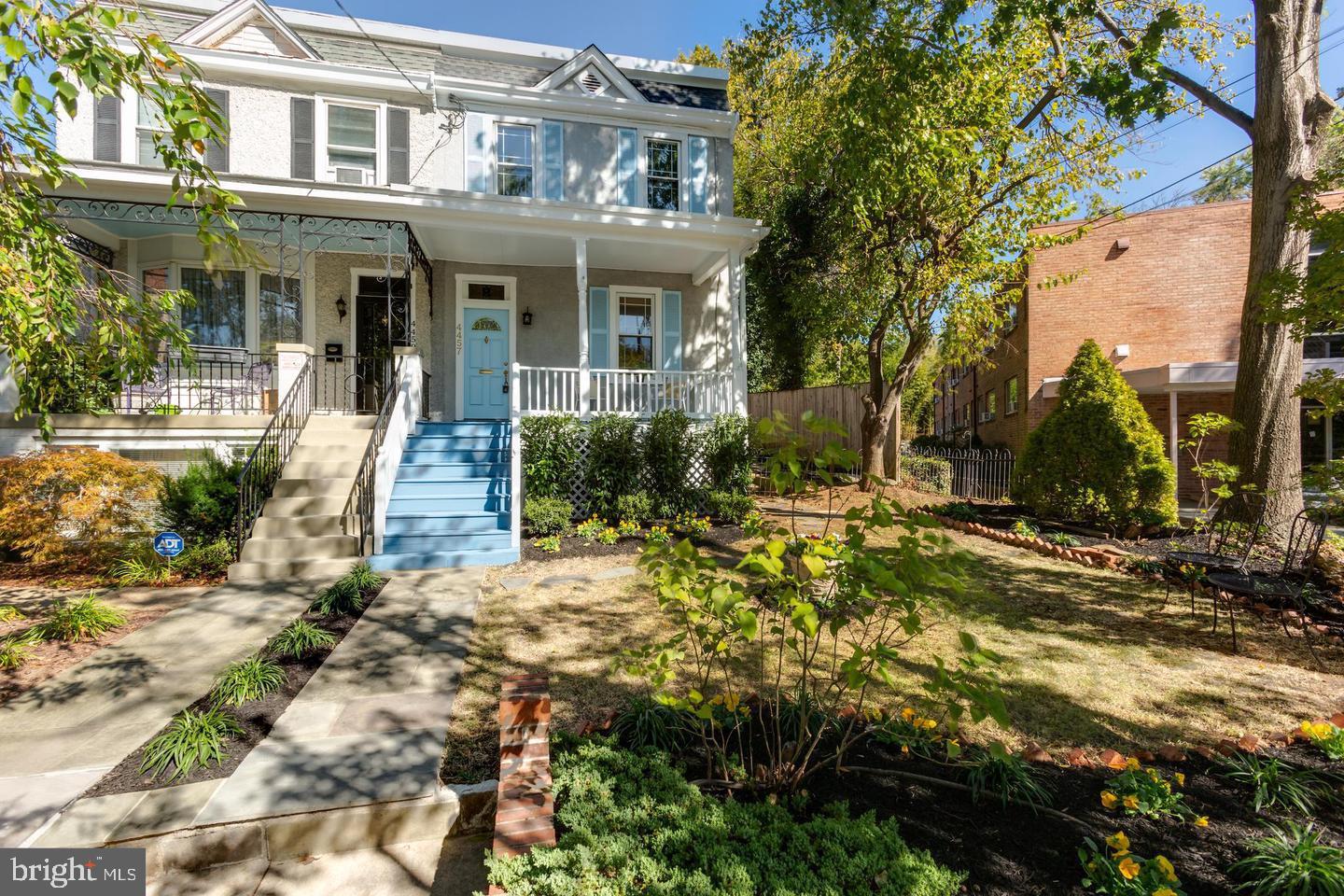 PALISADES - Residential Lease
