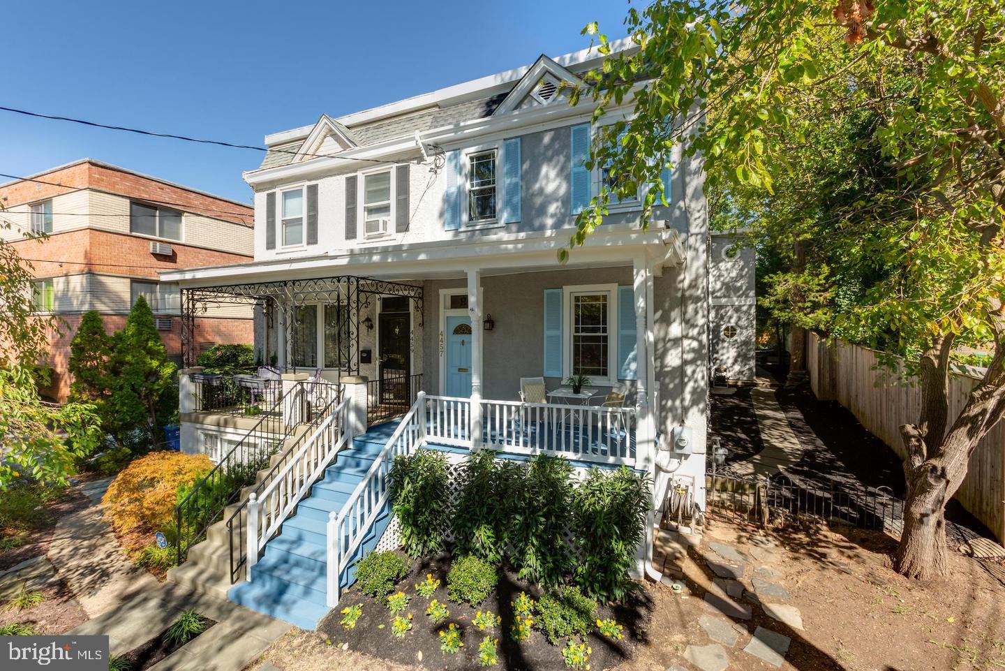 PALISADES - Residential Lease
