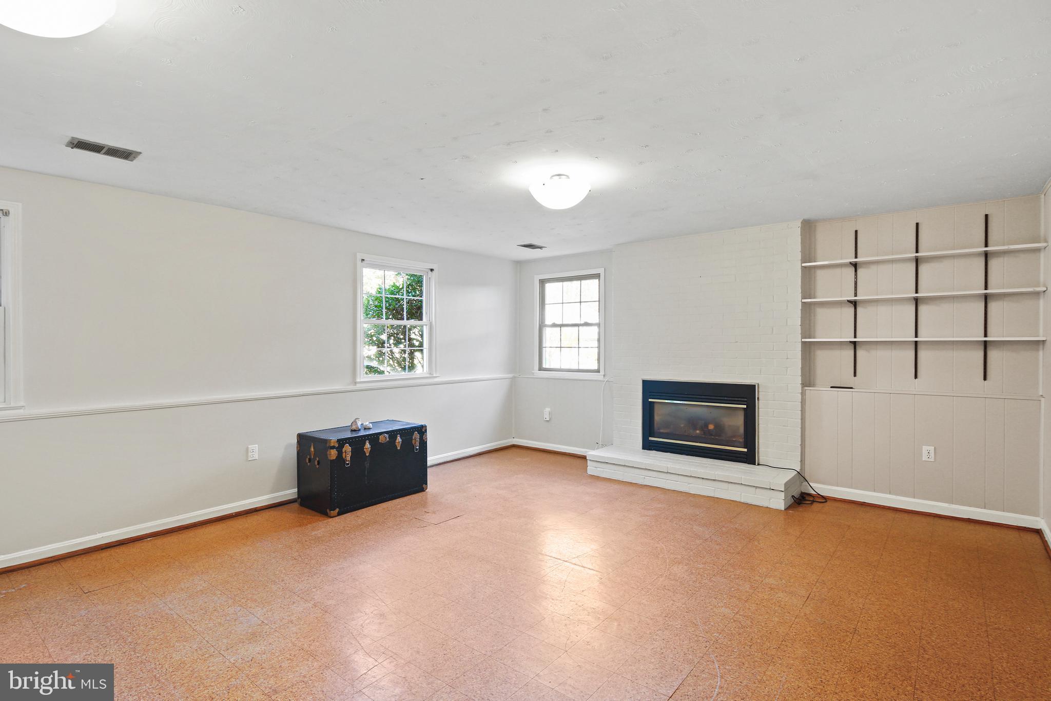 BOND MILL PARK - Residential