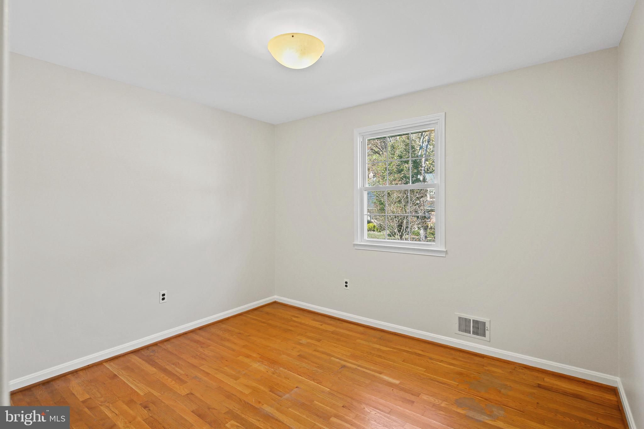 BOND MILL PARK - Residential