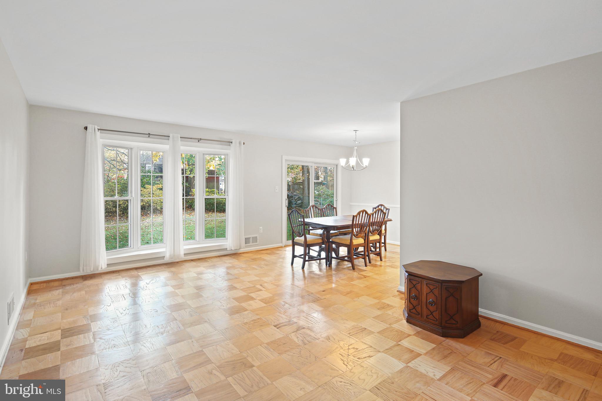 BOND MILL PARK - Residential