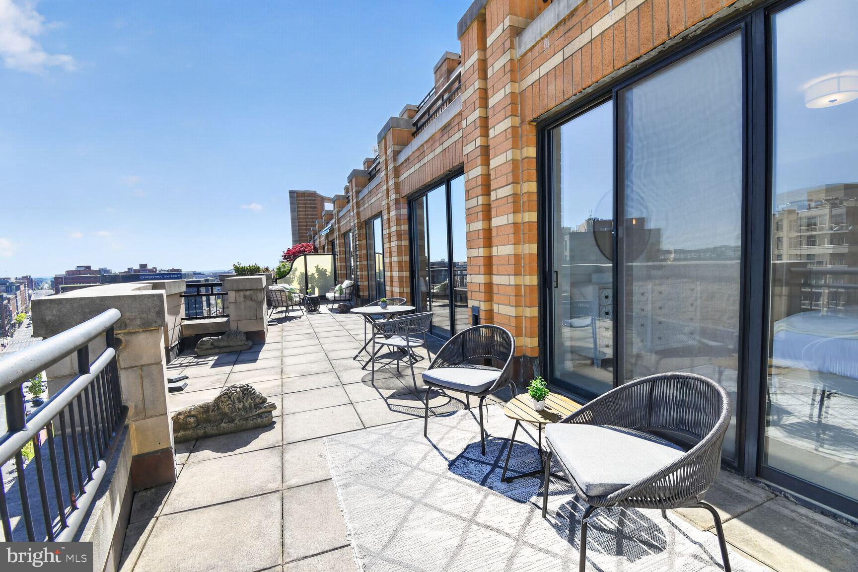 400 MASSACHUSETTS AVENUE NW 1216